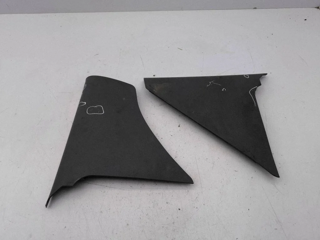 Foot area side trim A6396929900