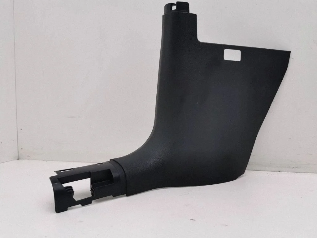 Foot area side trim 82C863483A