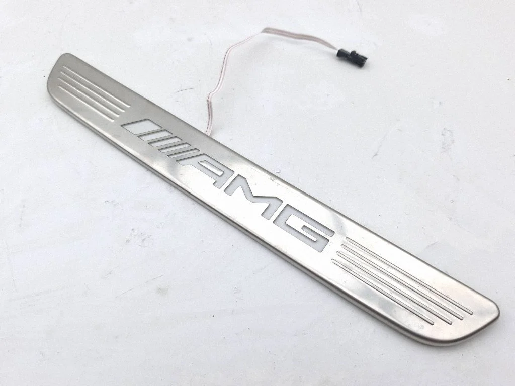 Front sill trim cover A2056802712