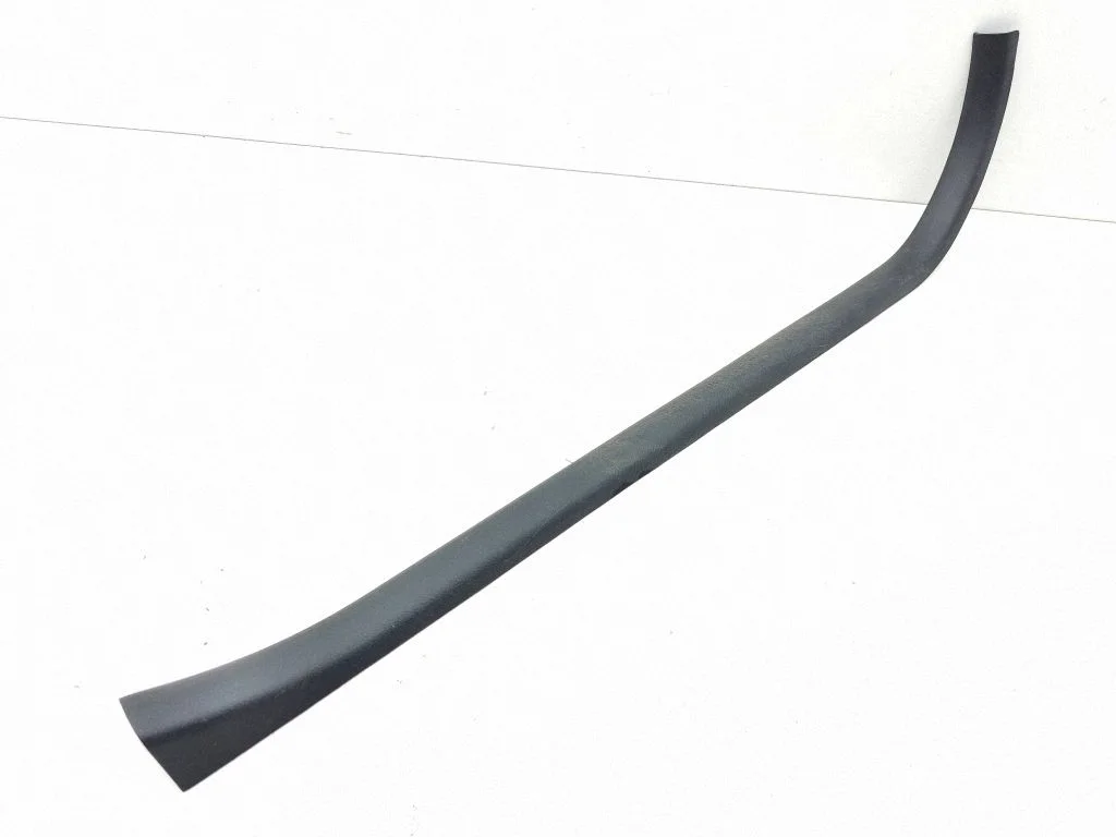 Front sill trim cover 769B5BD000