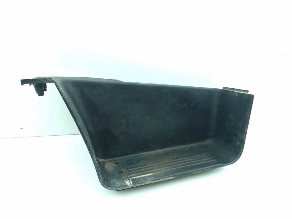 Front sill trim cover 130582807