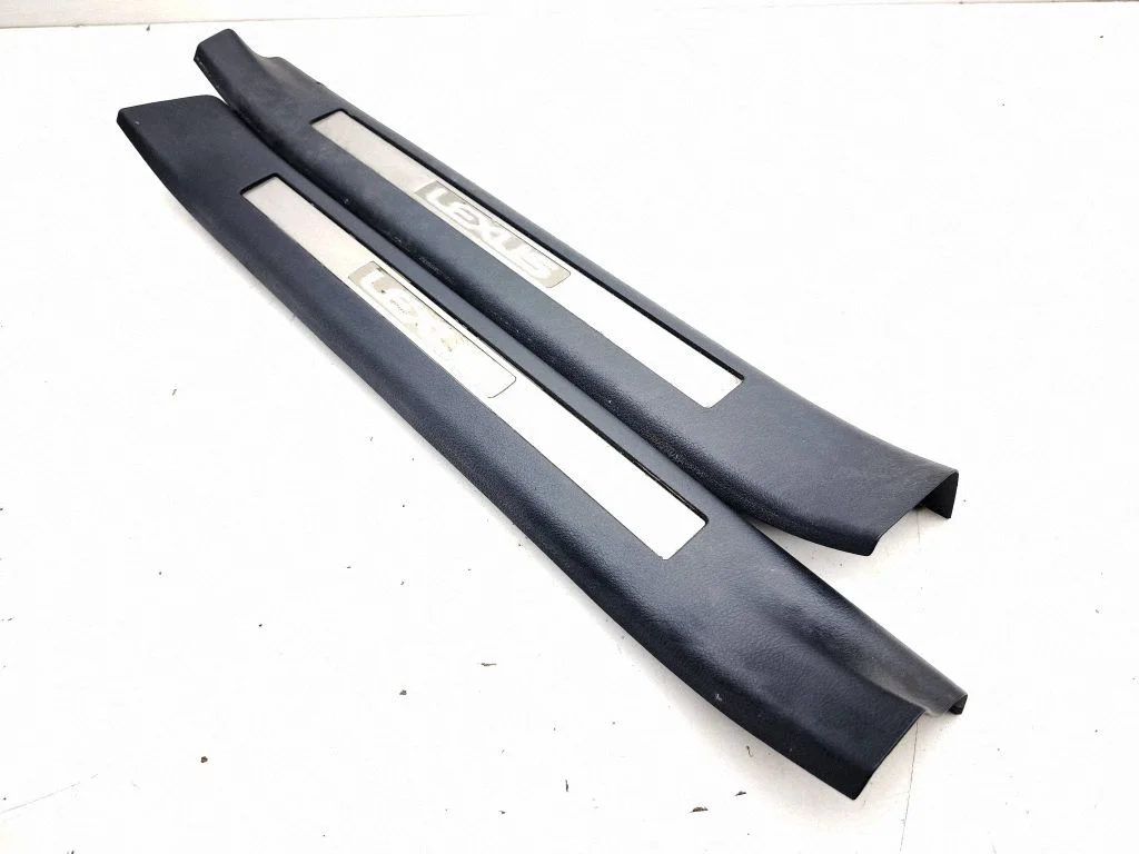 Front sill trim cover 6732048130