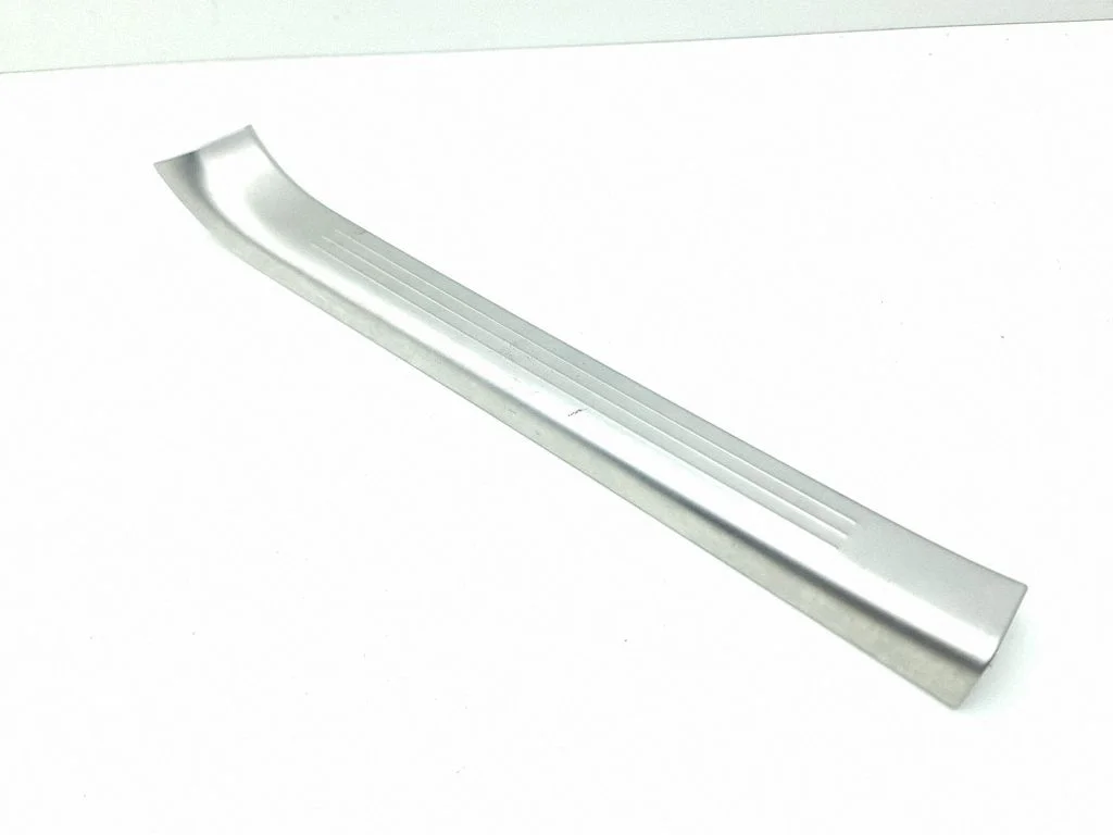 Front sill trim cover 3W4863381L