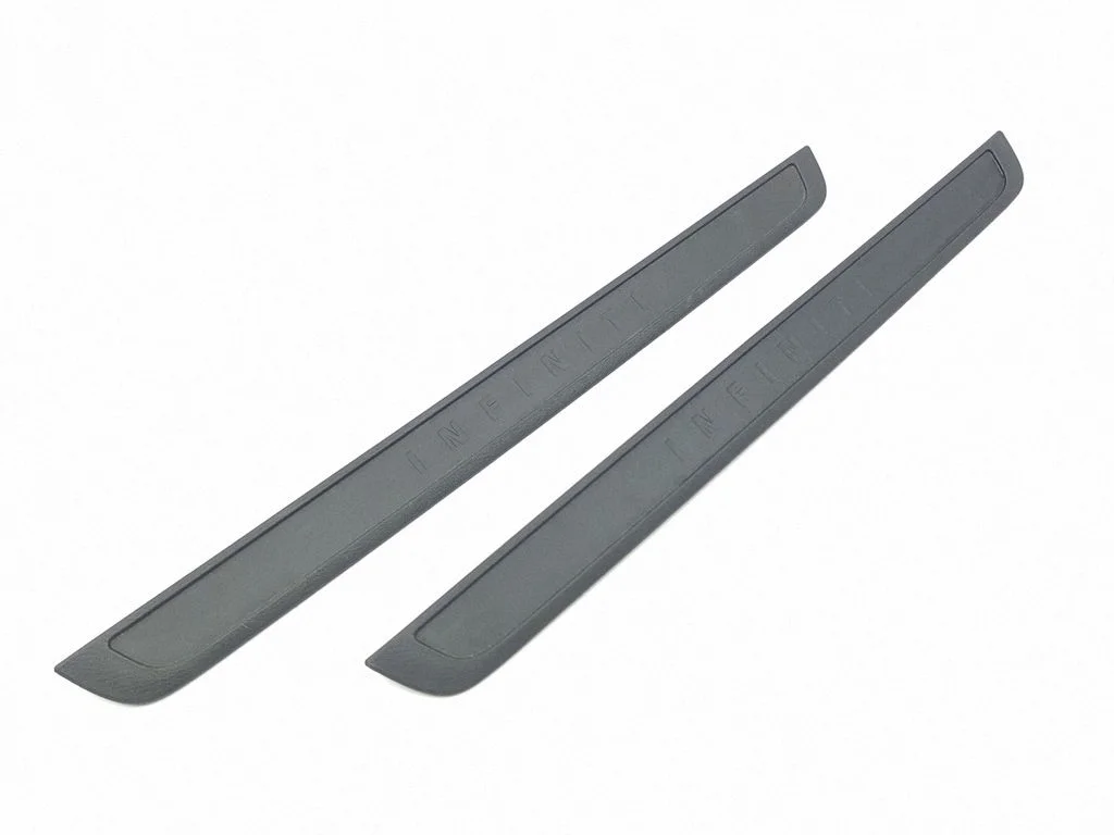 Front sill trim cover 769B05DA0A