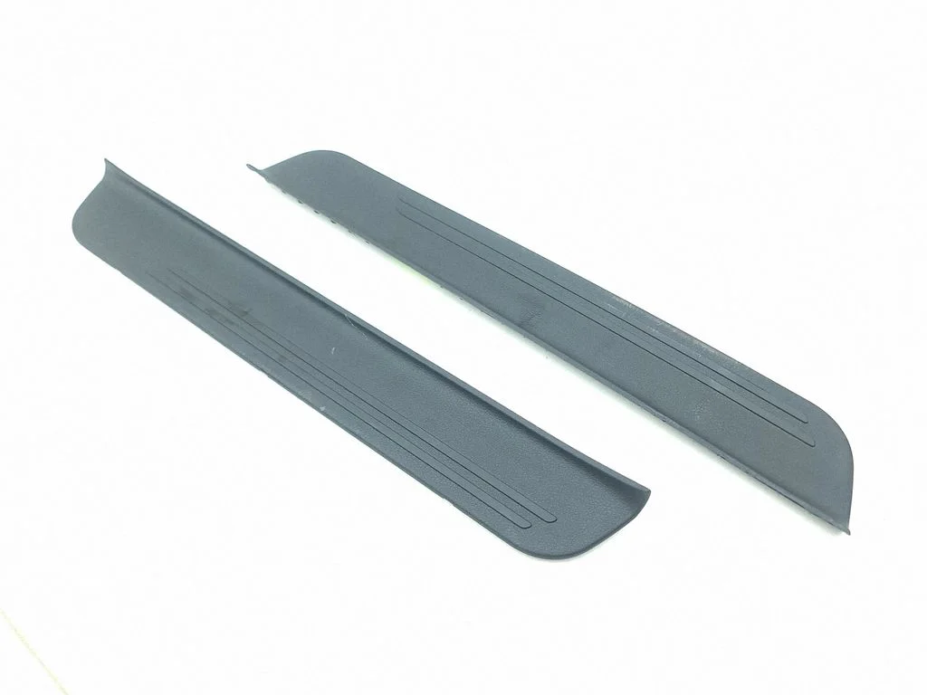 Front sill trim cover 85873G4000