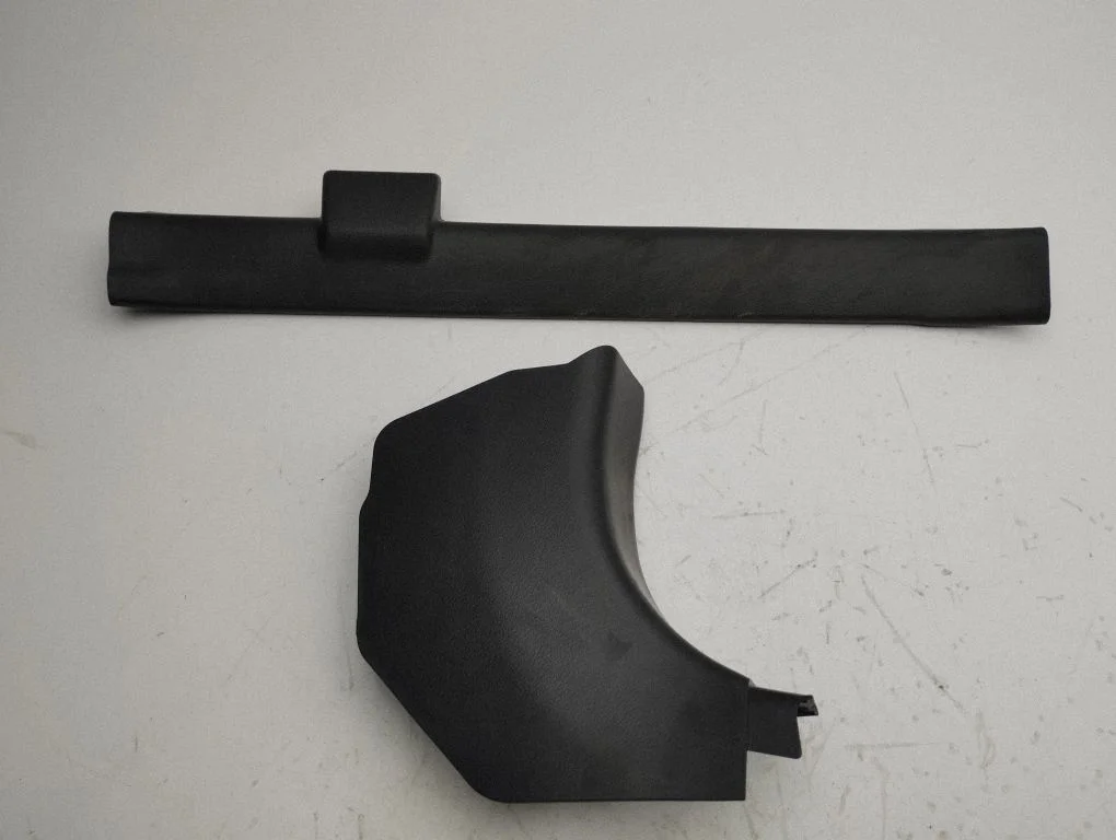 Front sill trim cover 7613161M0