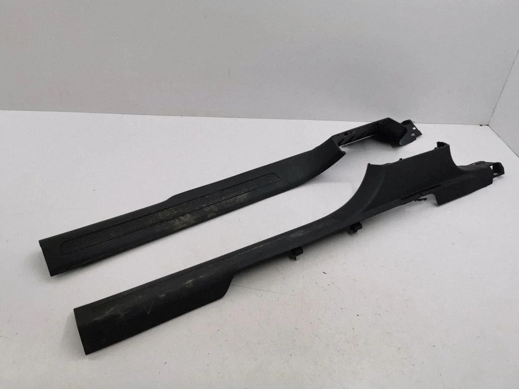 Front sill trim cover 5NA853372