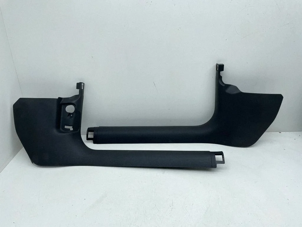 Front sill trim cover 4G2867272