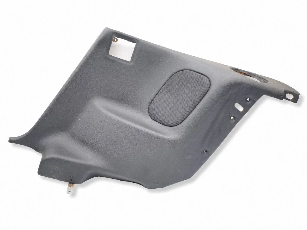 Rear seat side bottom trim – right
