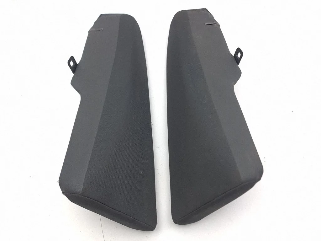 Rear seat side top trim