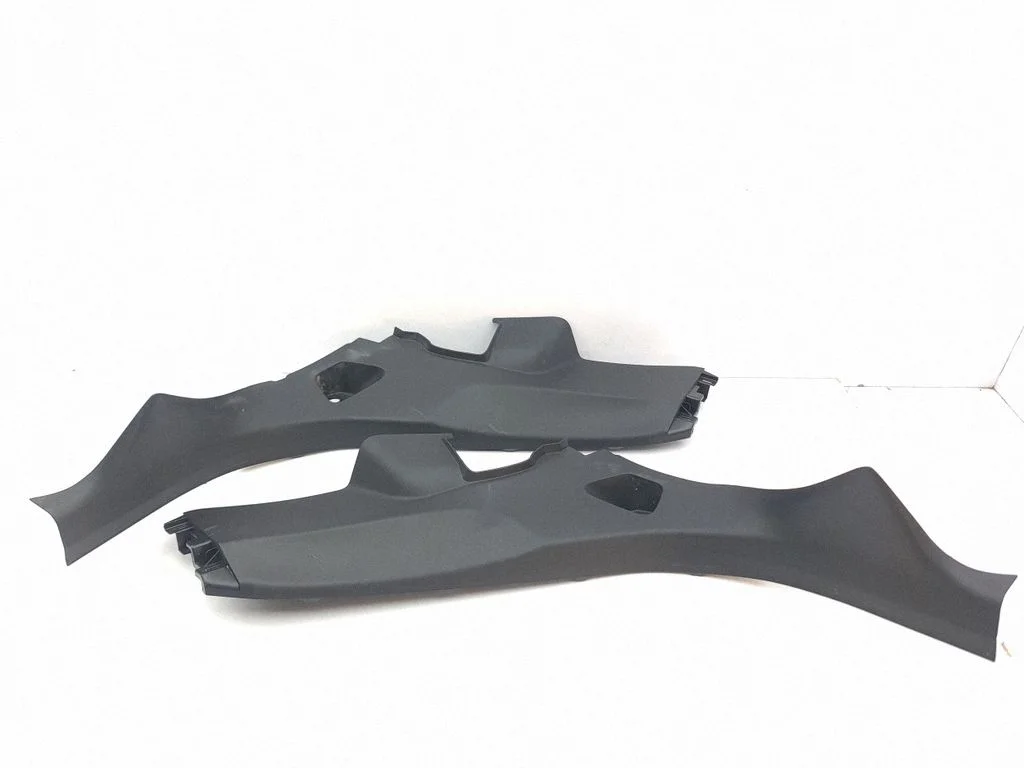 Rear seat side top trim 735732604