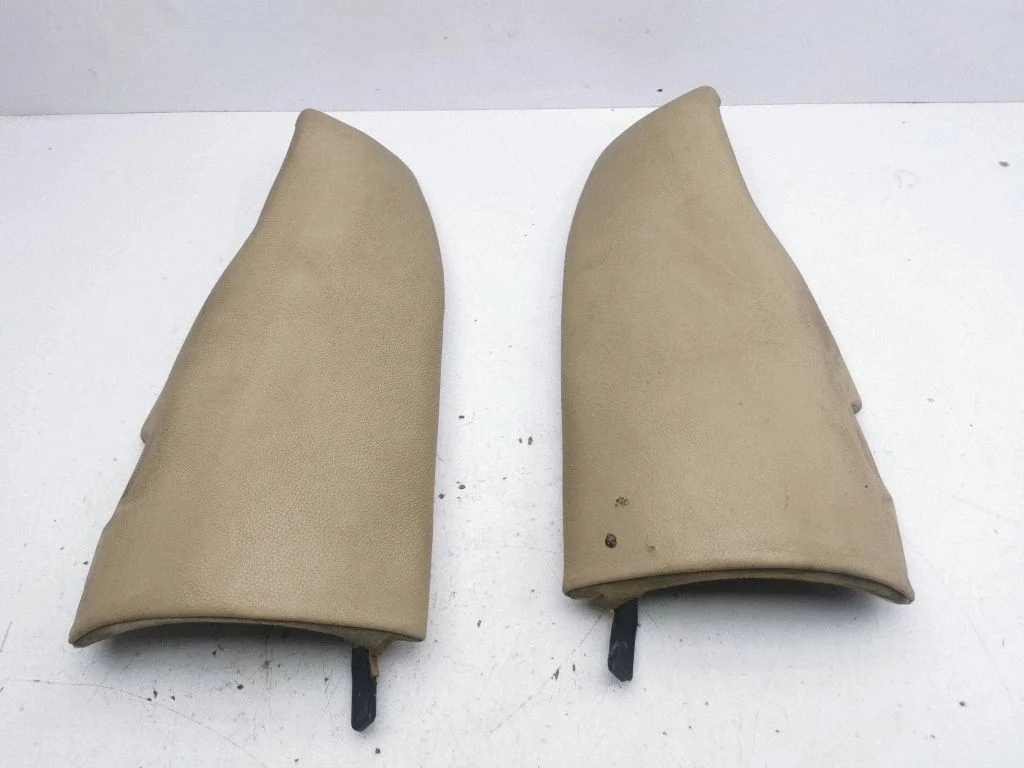 Rear seat side top trim