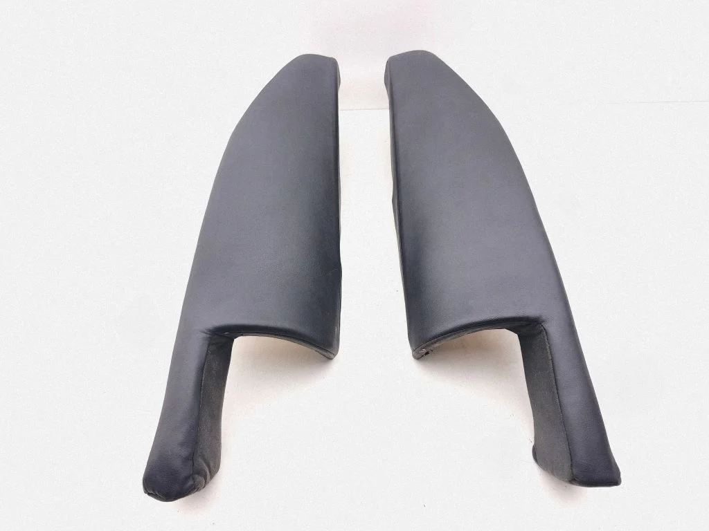 Rear seat side top trim