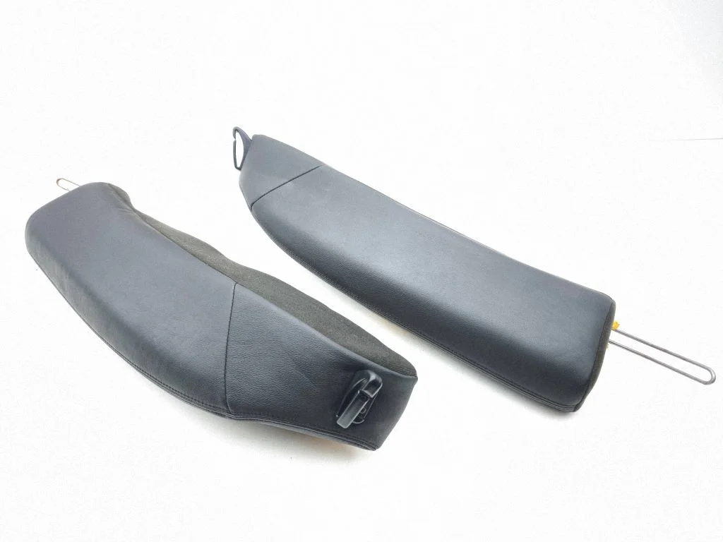 Rear seat side top trim