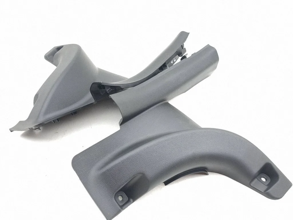 Rear sill trim cover 85885J9000