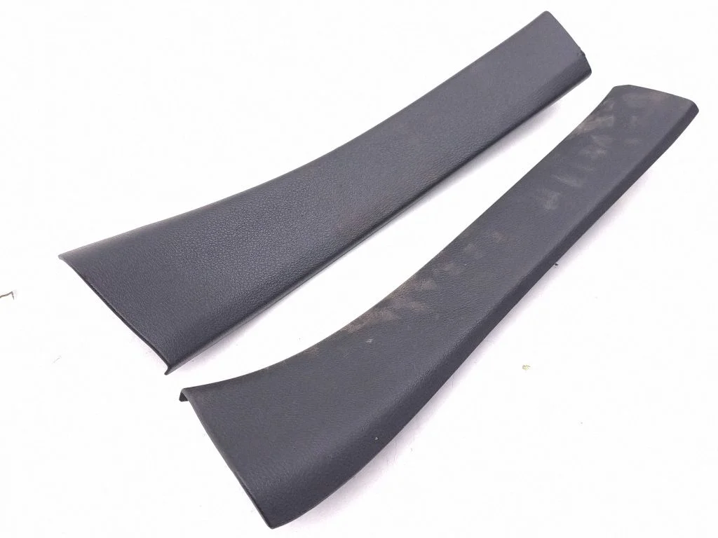 Rear sill trim cover 84211TLA