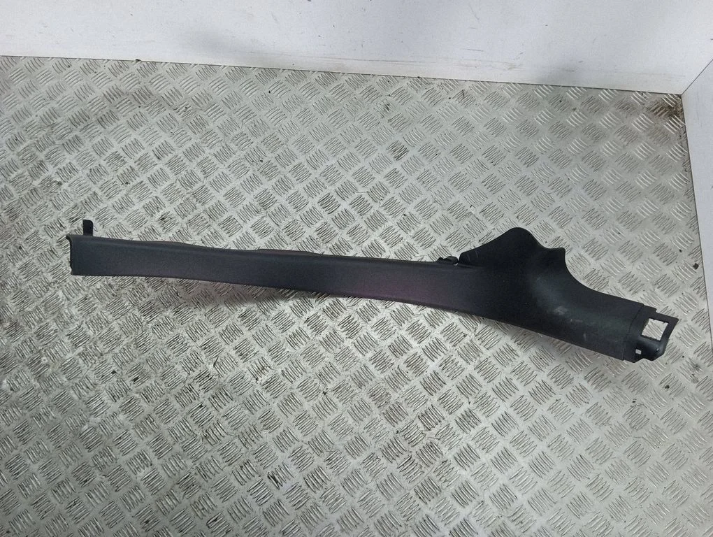 Rear sill trim cover 4G8867768A