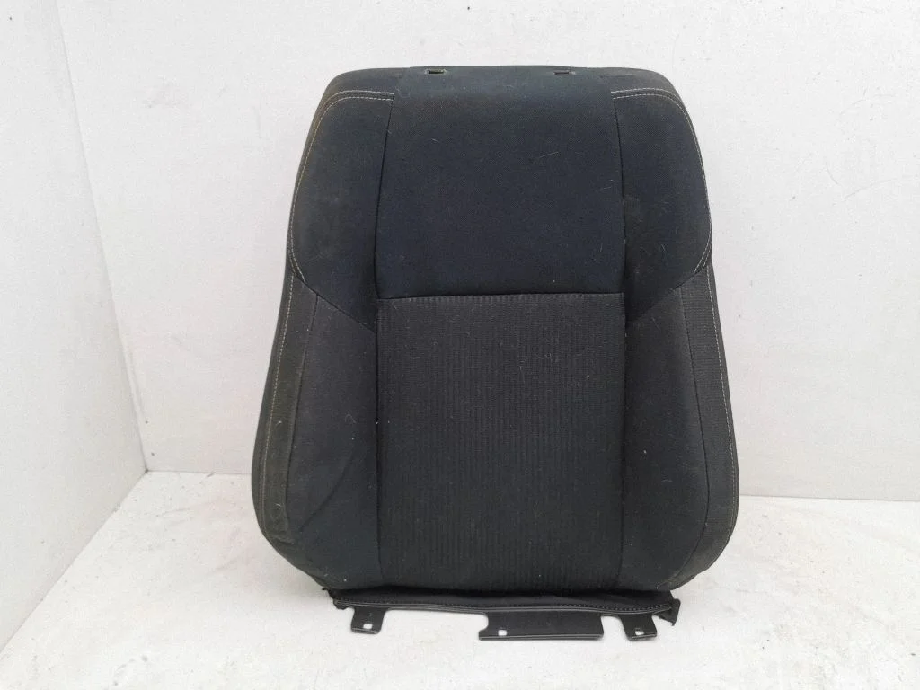 Esimene juhiiste – Toyota RAV 4 (XA40) (2012-2018)