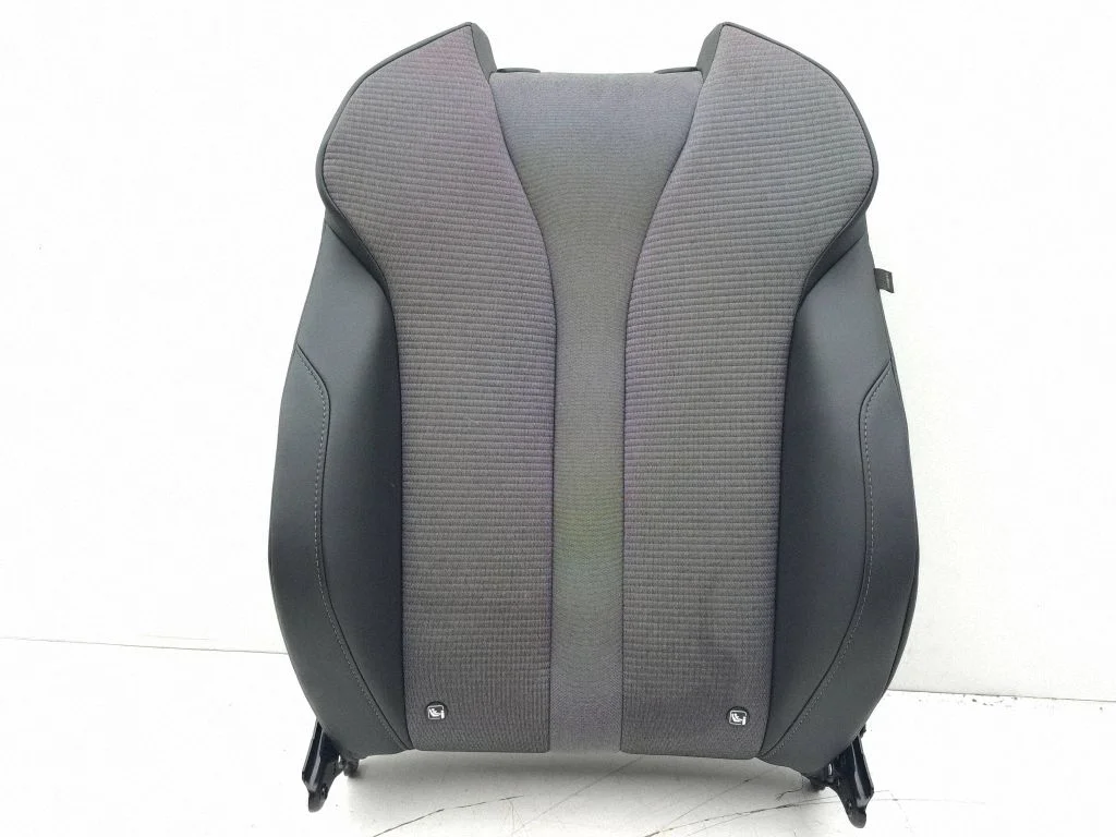 Front passenger seat – left