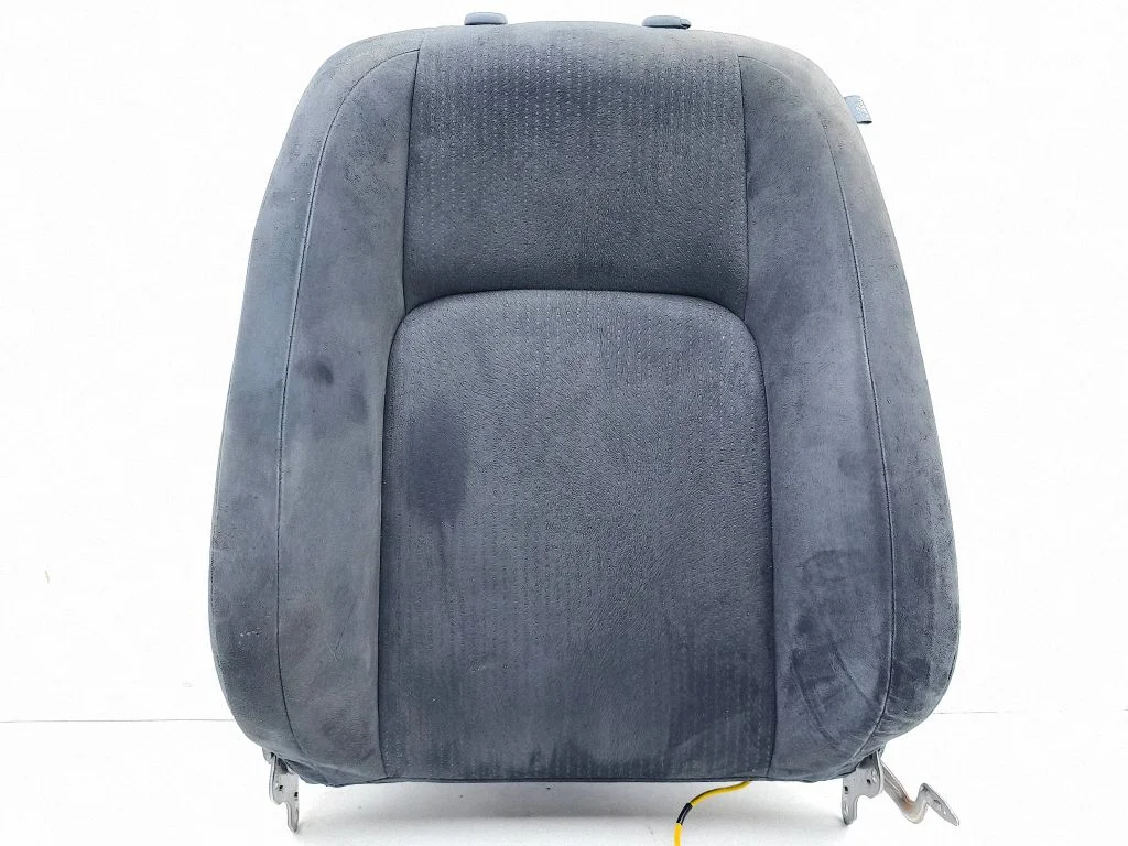 Front passenger seat – left
