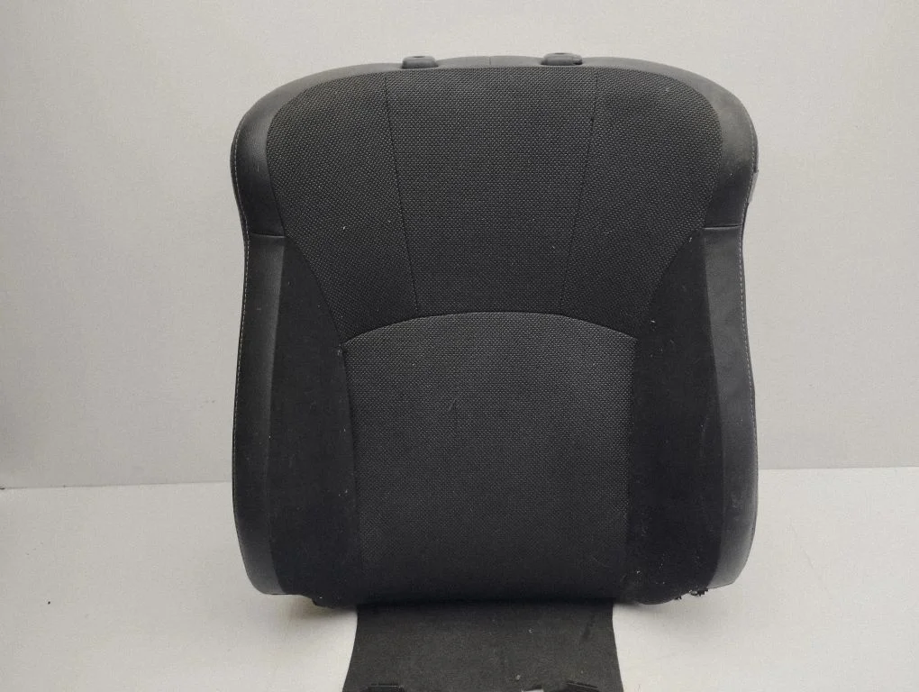 Front passenger seat – left