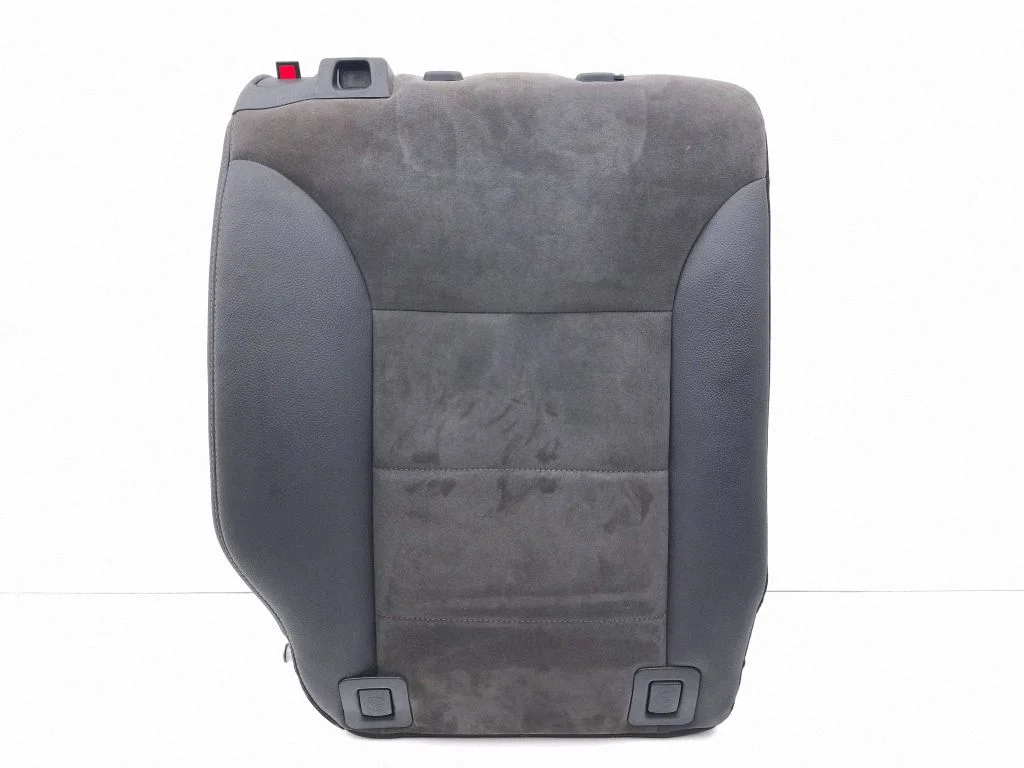 Rear seat – right