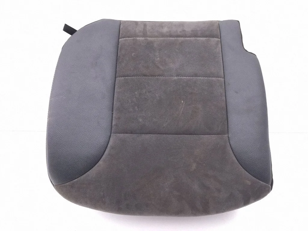 Rear seat – right