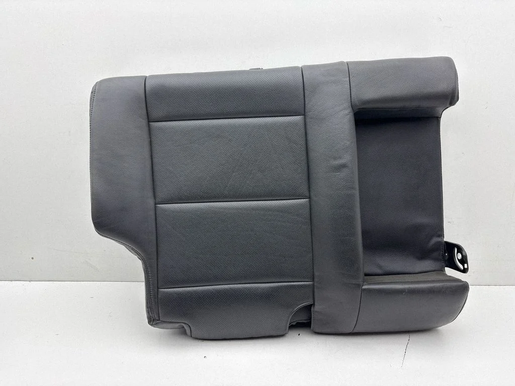 Rear seat – right