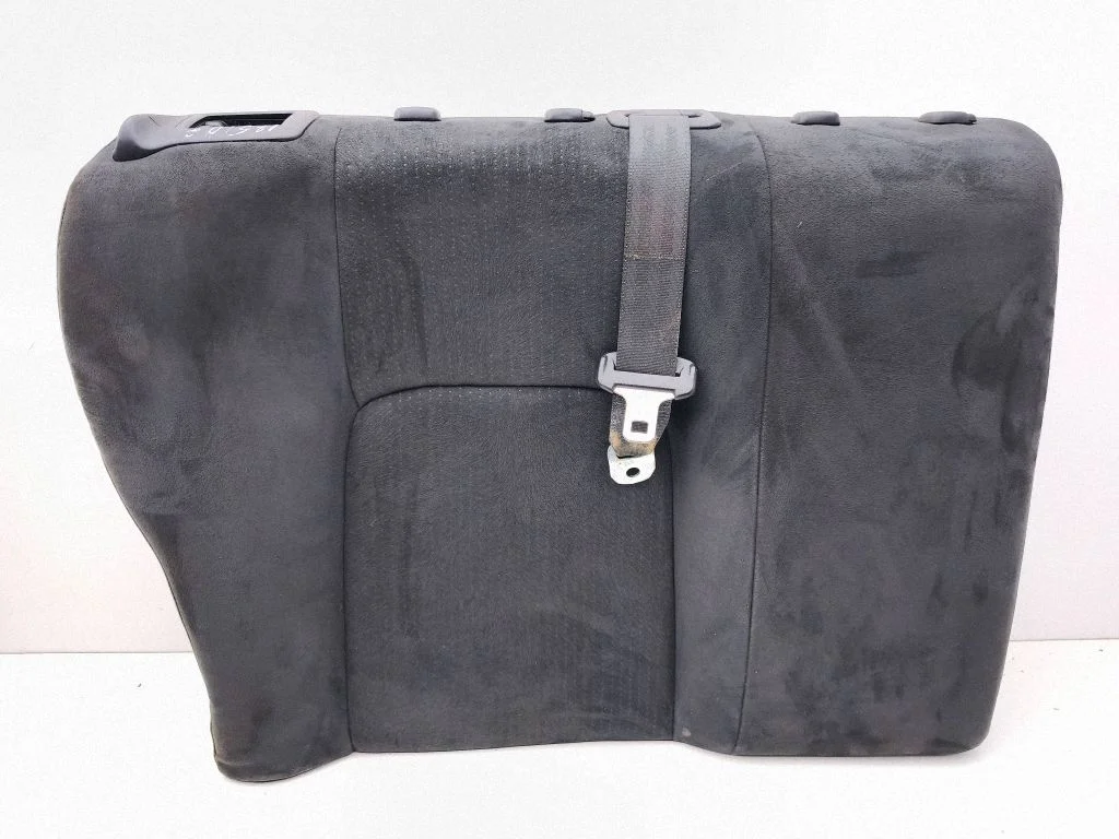 Rear seat – right