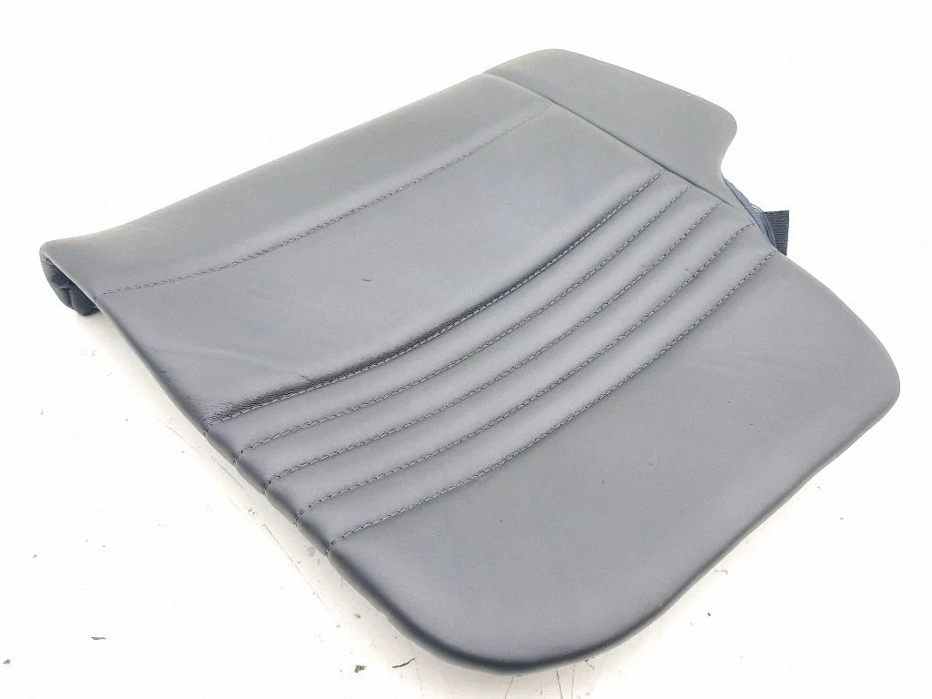Rear seat – right