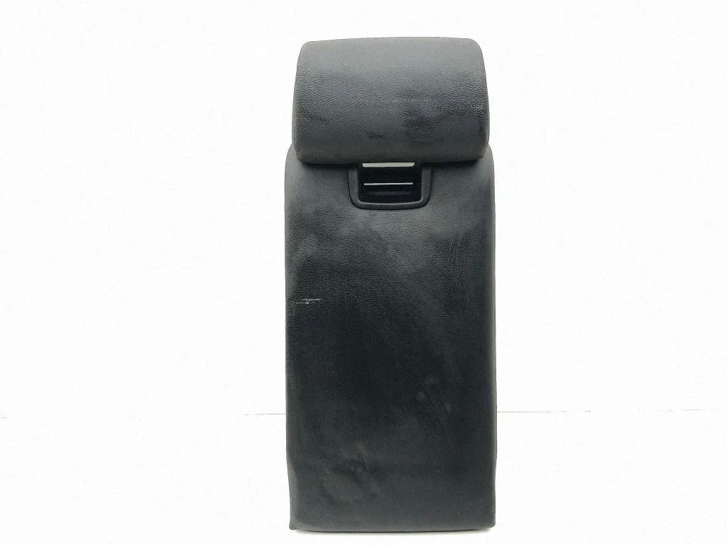Rear seat – centre