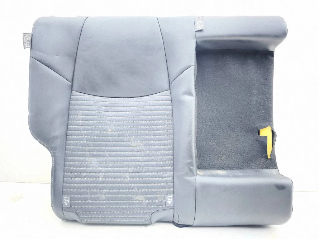 Rear seat – right