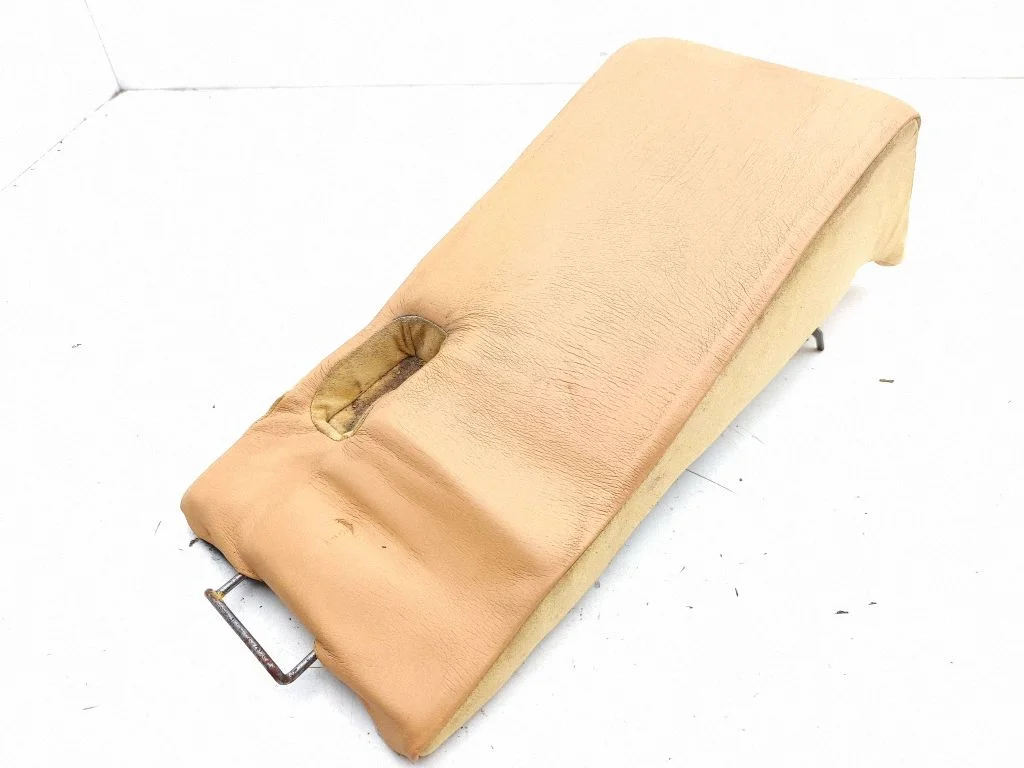 Rear seat – centre