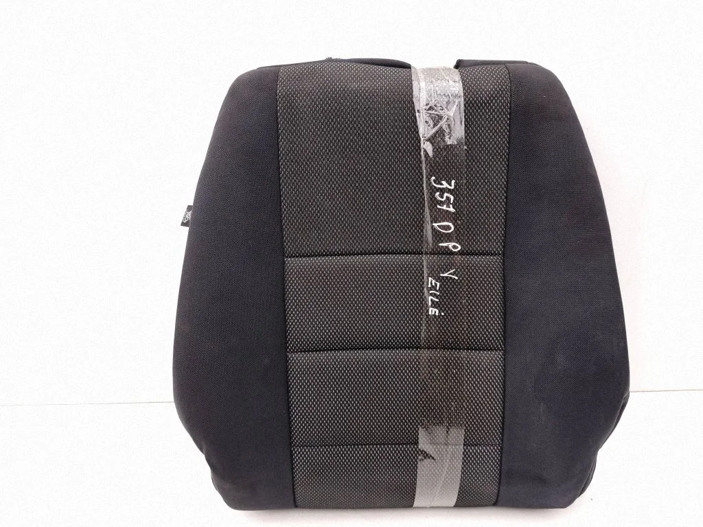 Rear seat – right