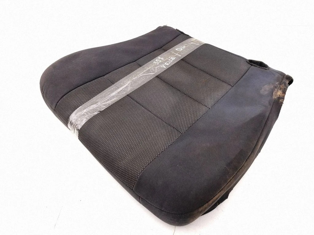 Rear seat – right