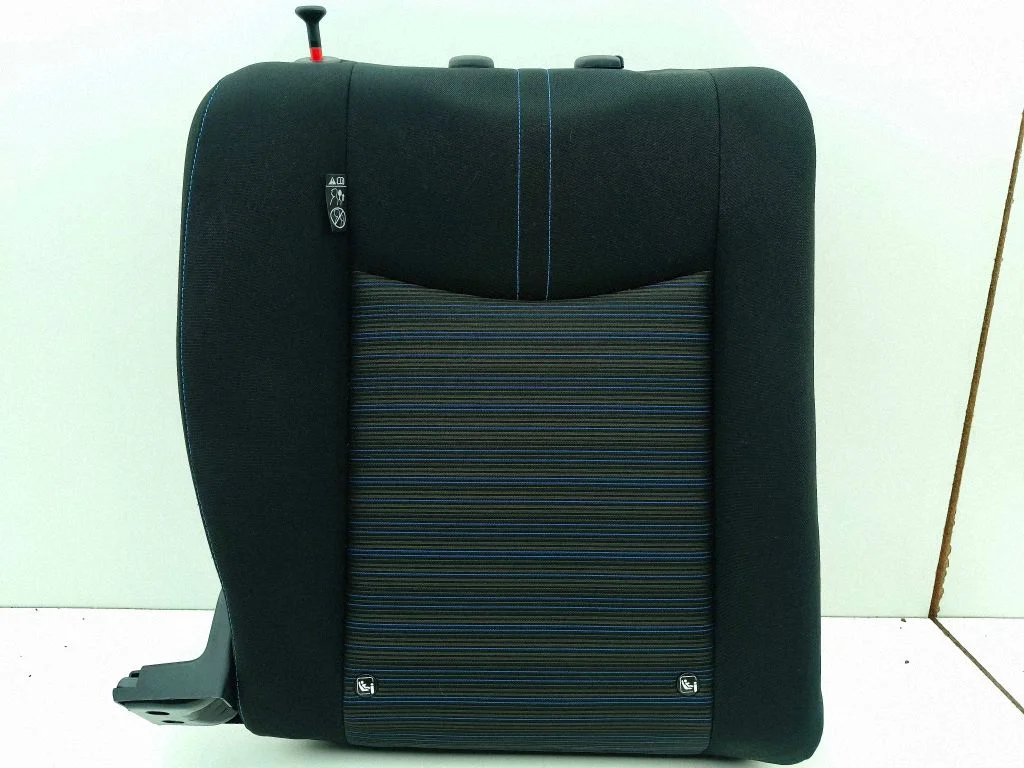 Rear seat – right