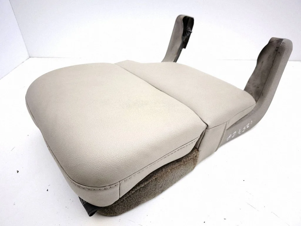 Rear seat – centre
