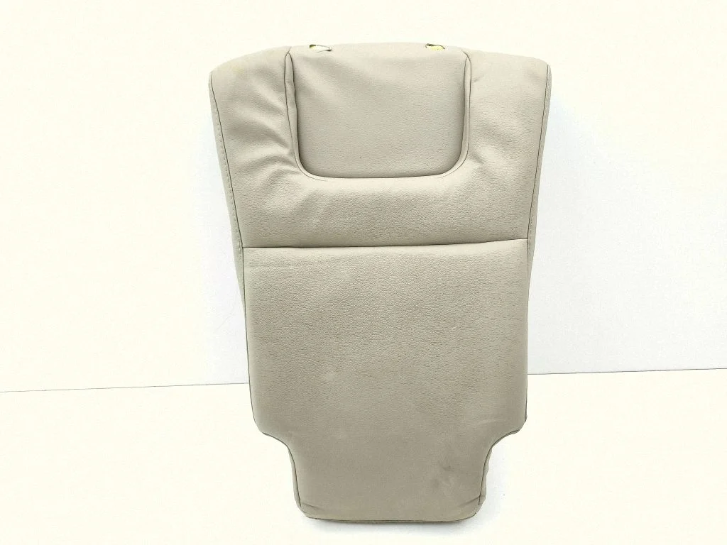 Rear seat – centre