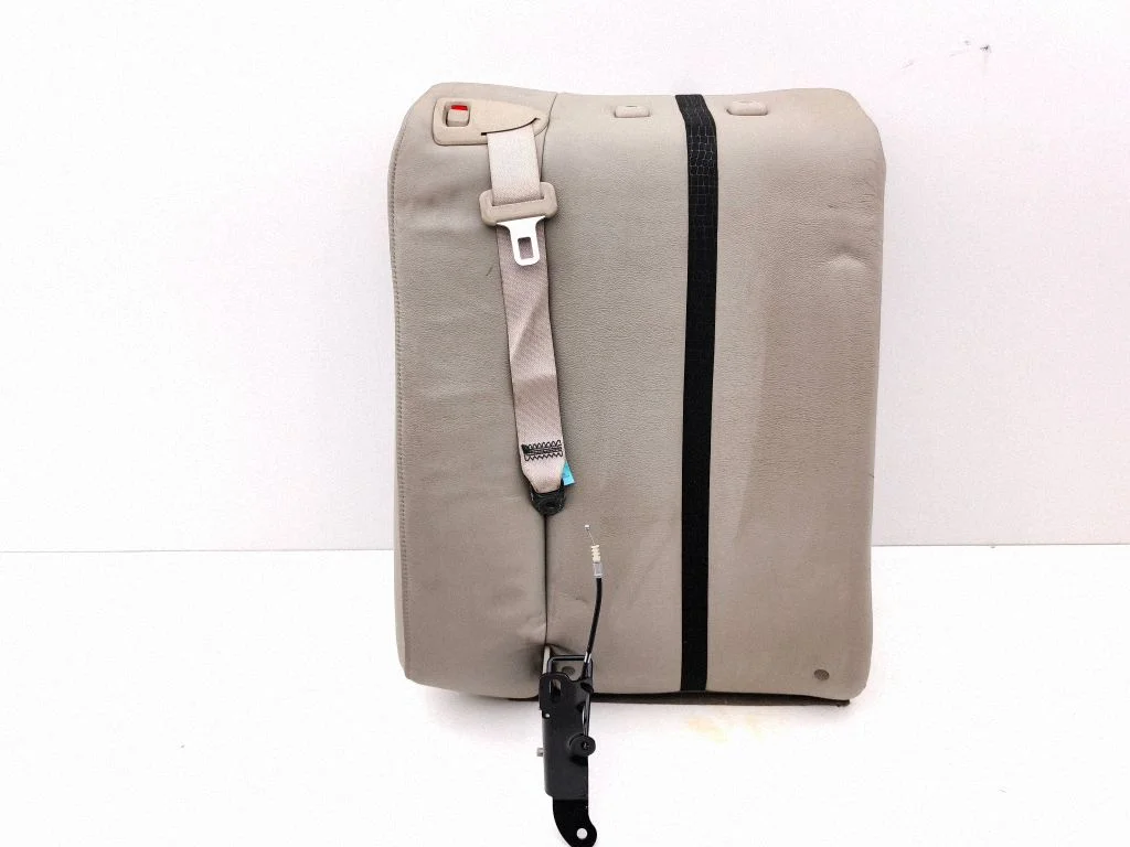 Rear seat – right