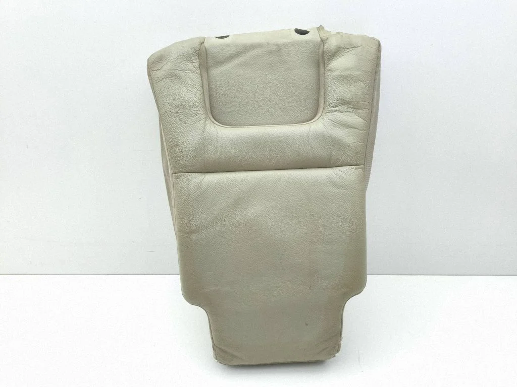 Rear seat – centre