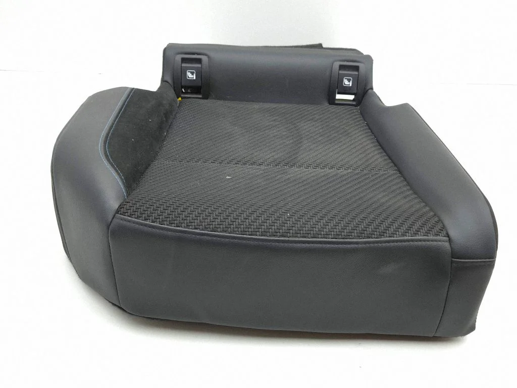 Rear seat – right