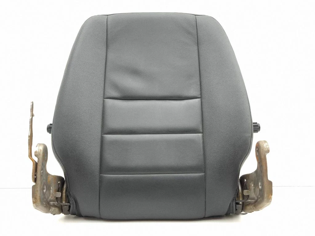 Rear seat – right