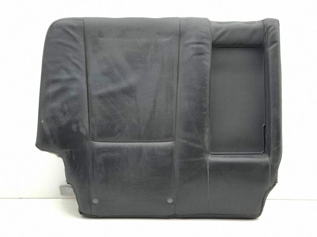 Rear seat – right