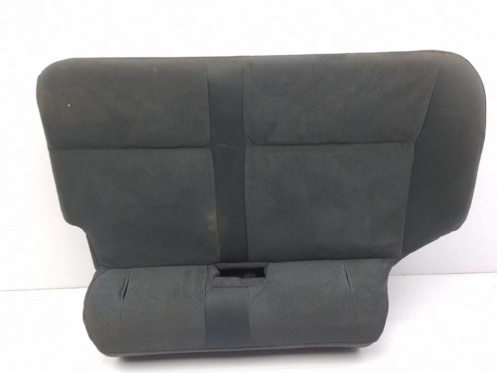 Rear seat – right