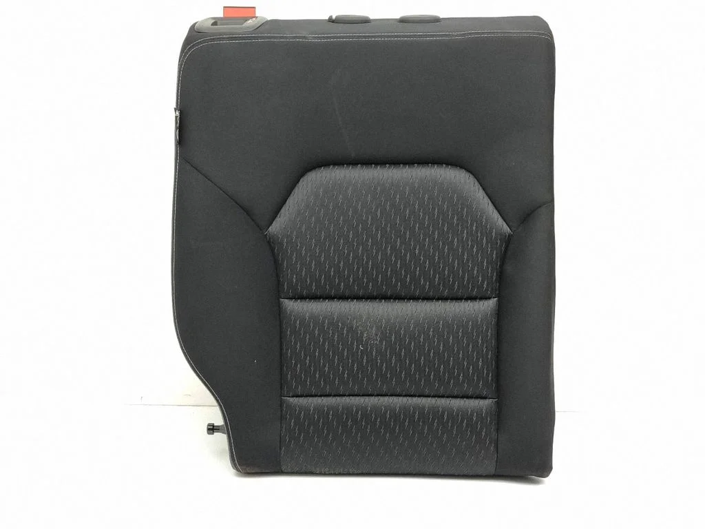 Rear seat – right