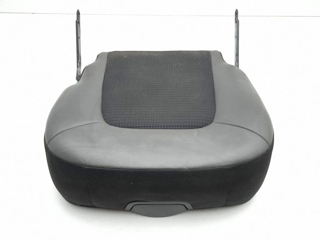 Rear seat – right