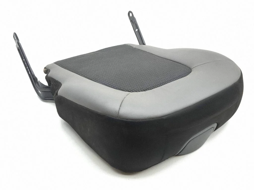 Rear seat – centre