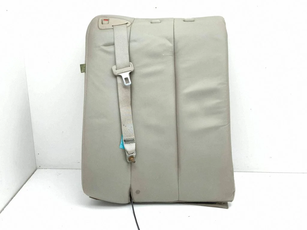 Rear seat – right