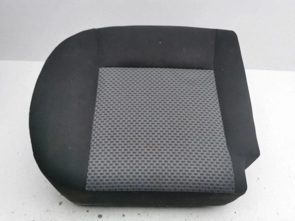 Rear seat – left