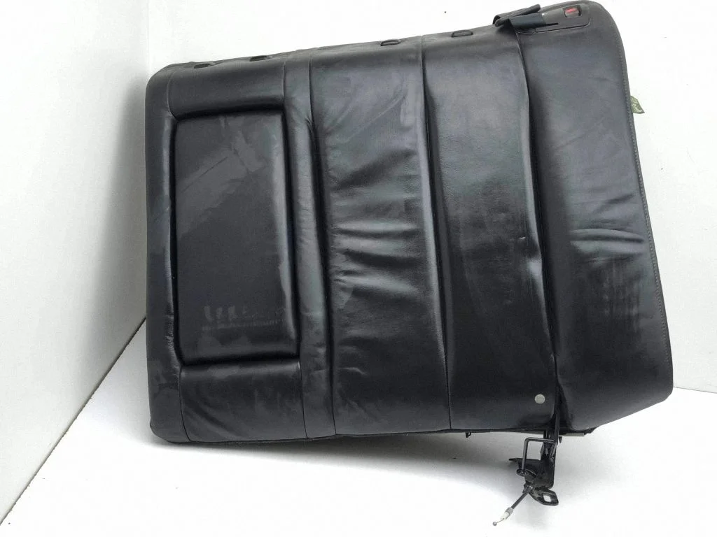 Rear seat – left